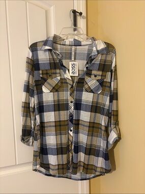 Plaid Button-Up Shirt in Olive, Navy & White